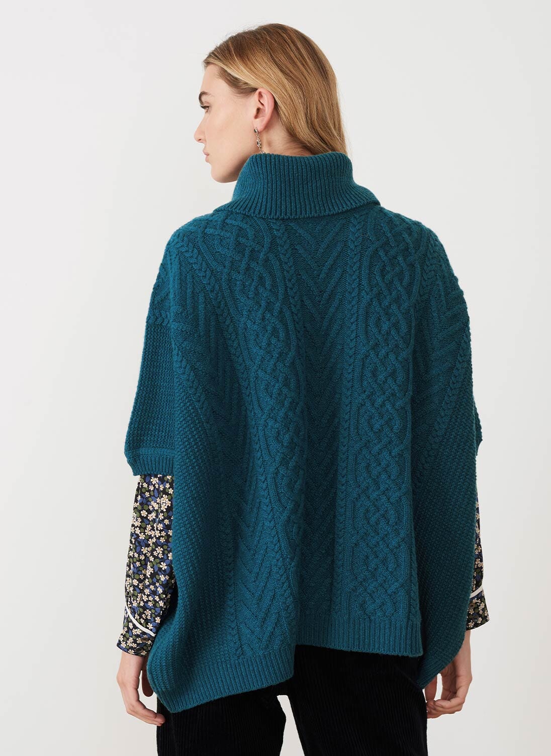 Cashmere Aran Poncho in Midnight | Cashmere Ponchos | Brora